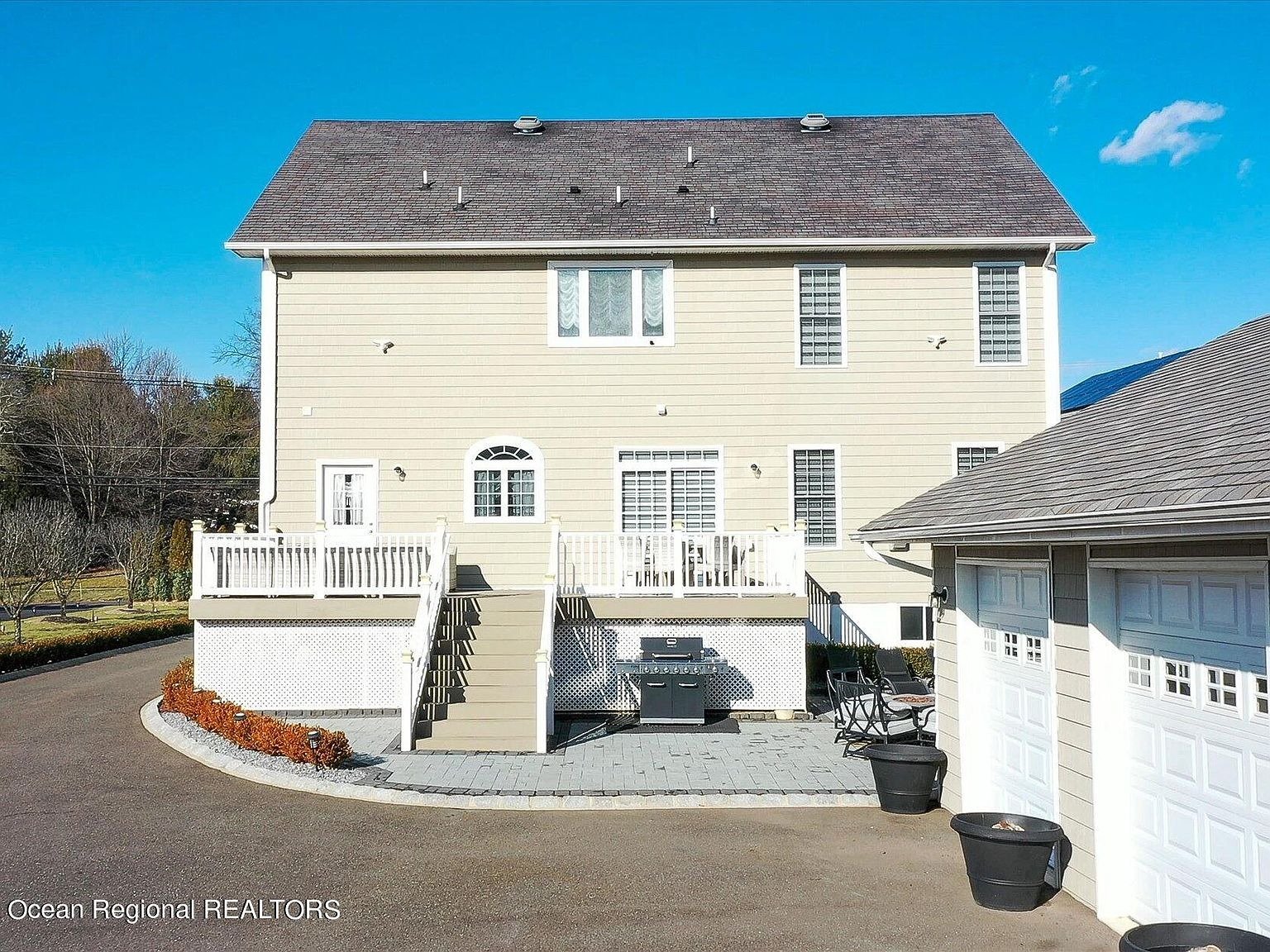 11 Gordons Corner Road