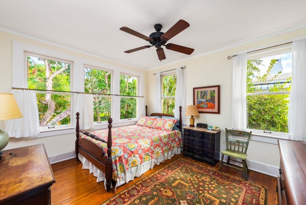Chic Miami Beach Med-Deco Landmark Sells!