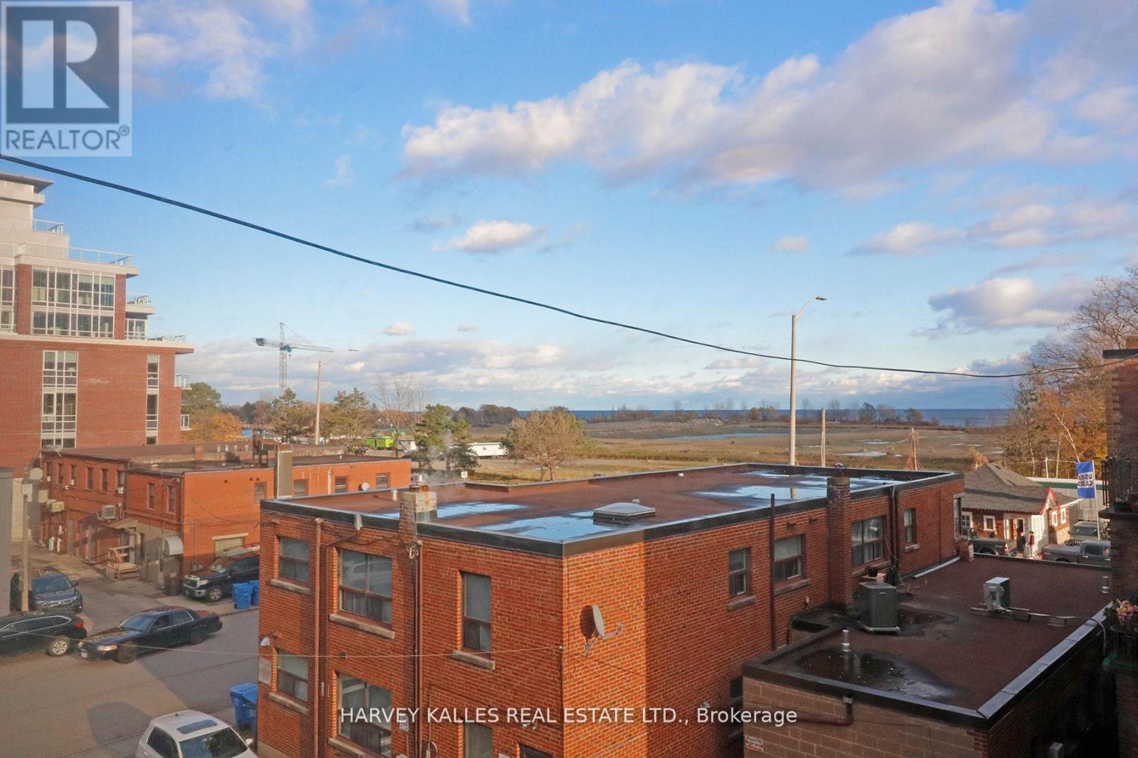 8 - 4 BENSON AVE