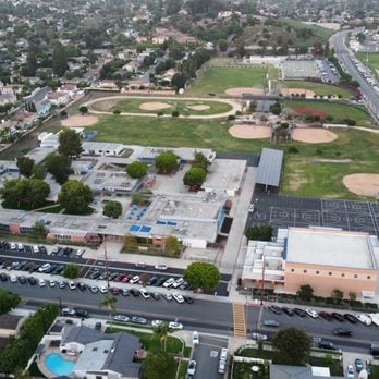 Hewes Middle School image