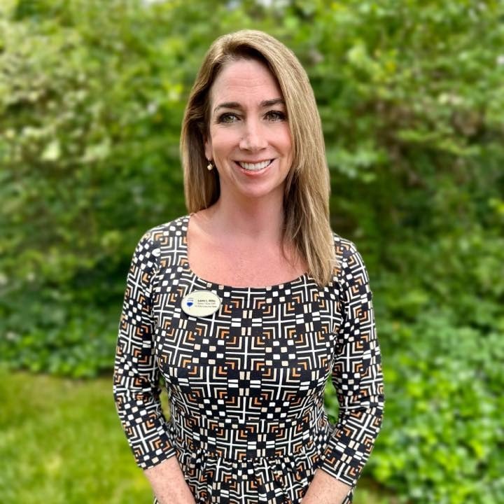 Laura Miller Charlotte, NC Real Estate Agent Headshot