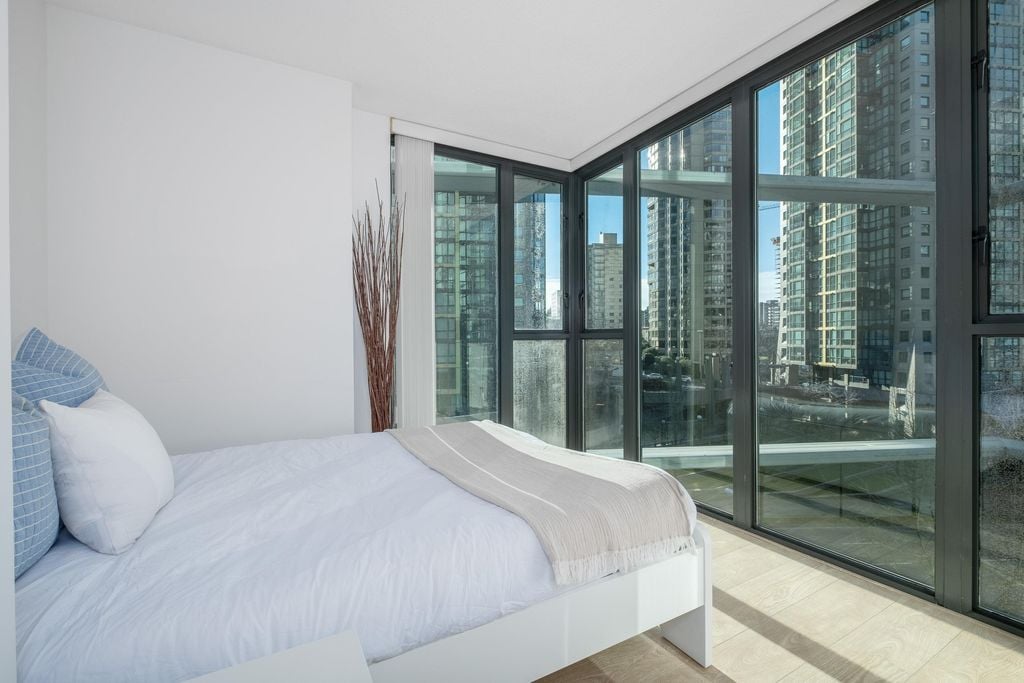 1331 W Georgia St, #707