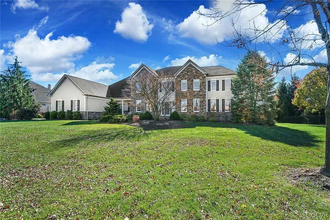 4497 Briarwood Dr