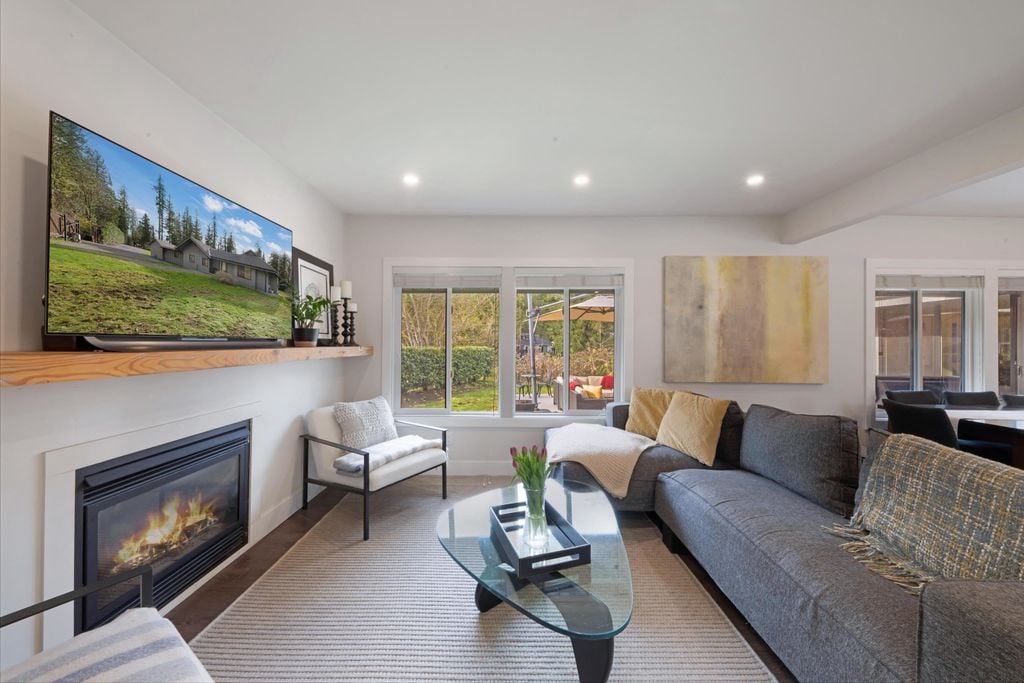 799 Grantham Pl