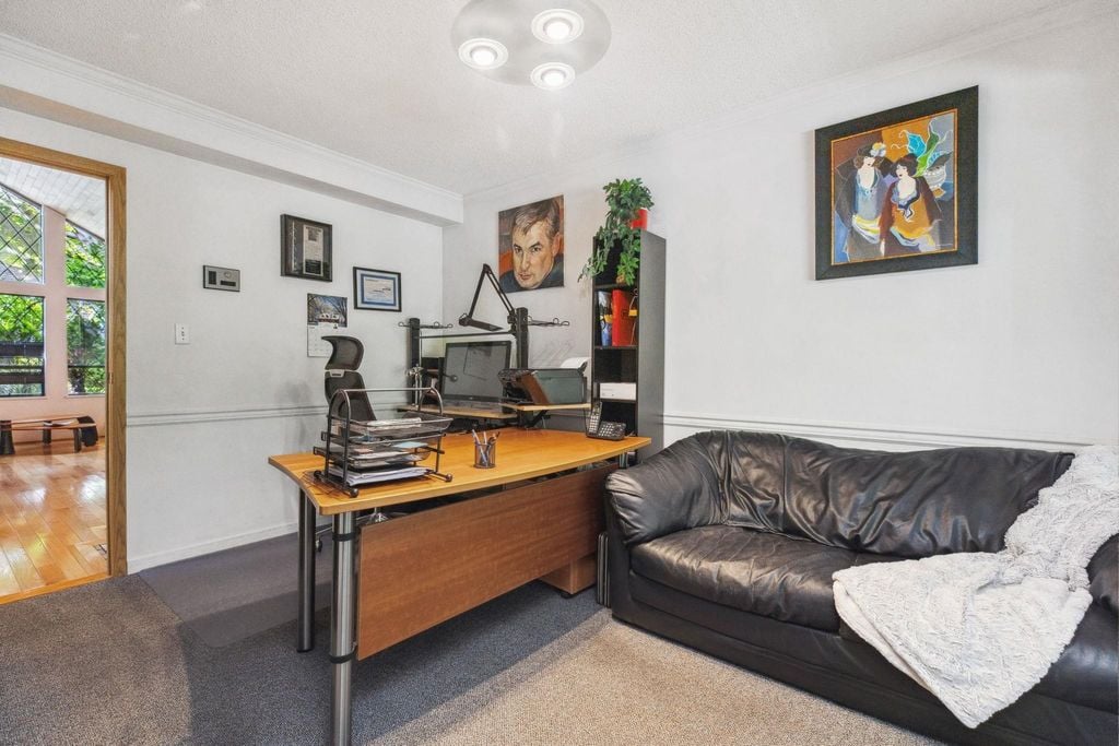 5195 Sapphire Pl