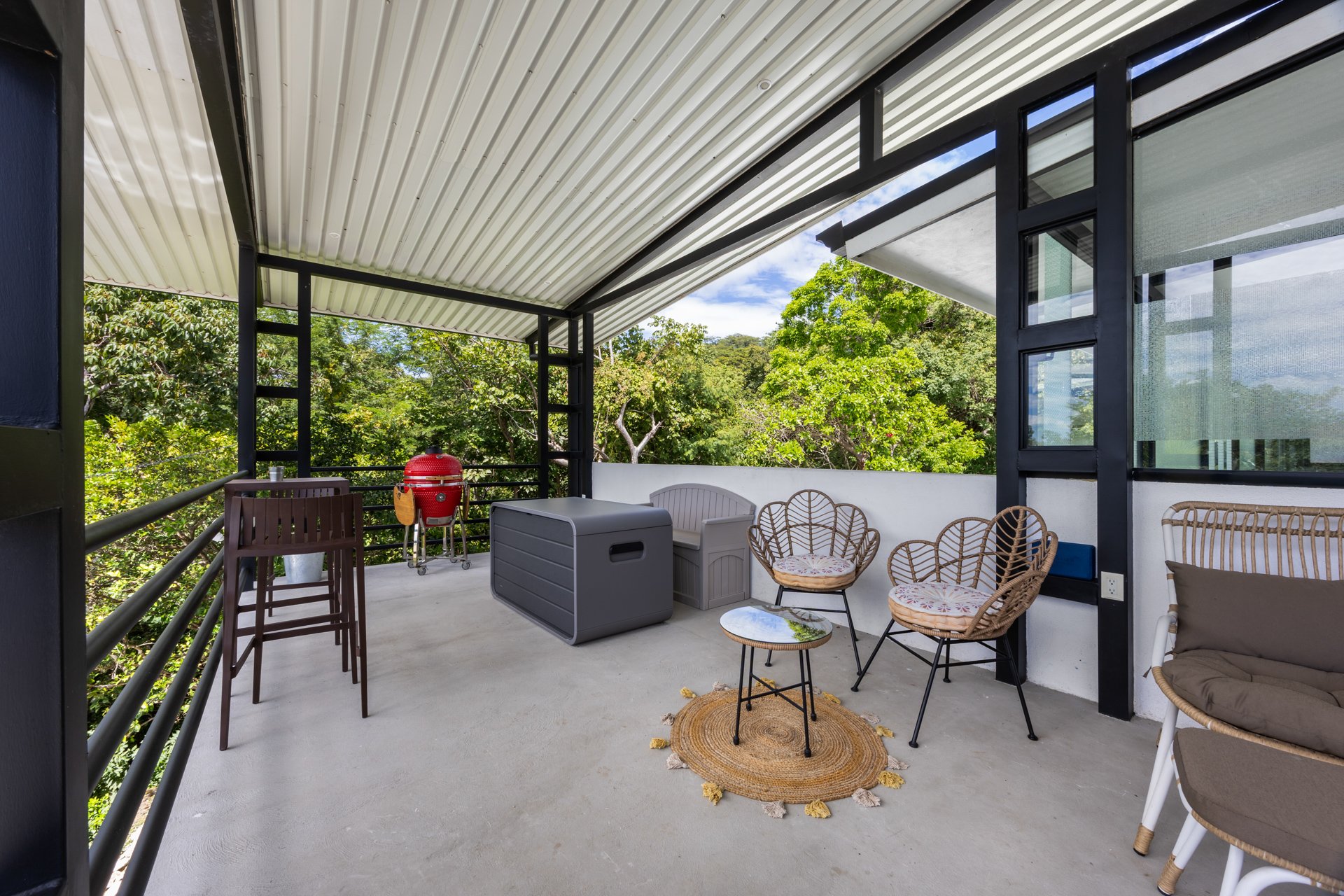 Casa Brillante & Casita Cinco Playas | Modern Home with Guest Casita, Pool & Mountain Views in Huacas