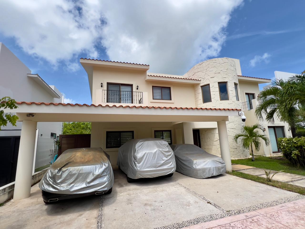 LUXURY HOUSE for SALE, in gated community, Cancun Centro