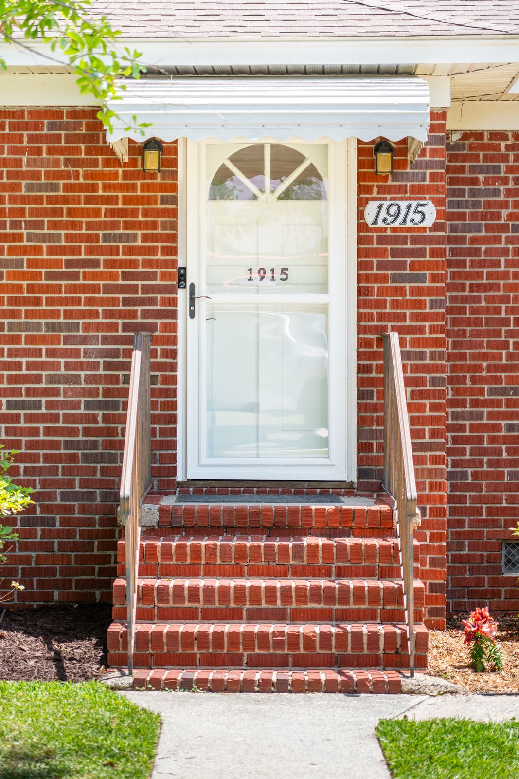 1915 Aichele Drive