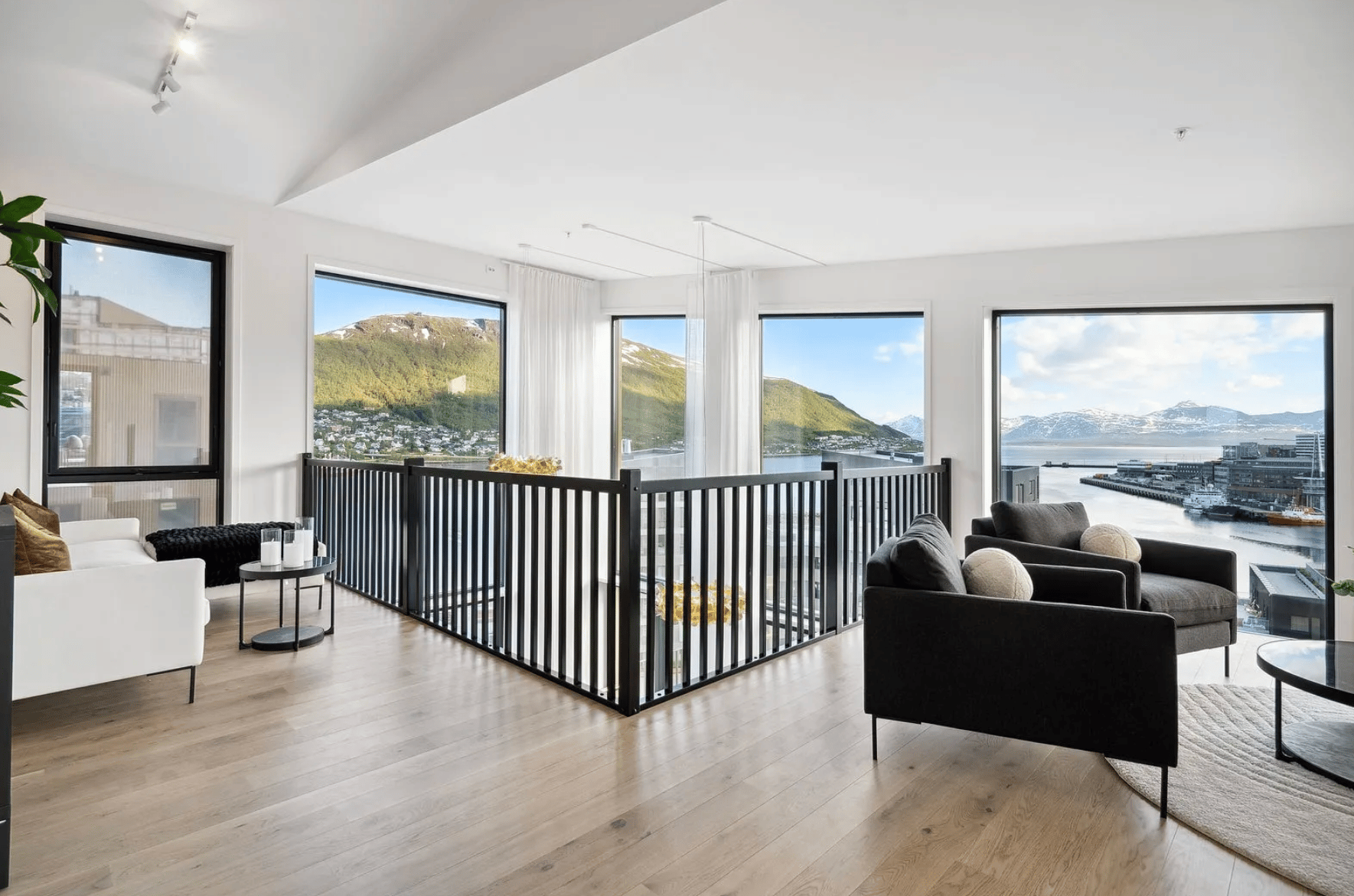 PENTHOUSE IN THE ARCTIC SKYLINE 