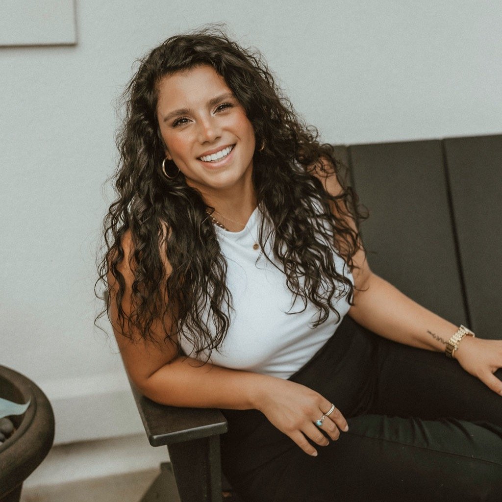 Stefania Earnhardt Denver, NC Real Estate Agent Headshot
