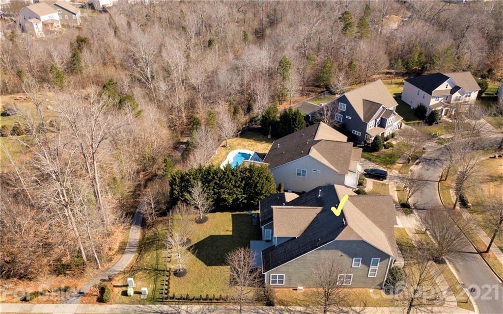 5001 Hedgebrook Ln