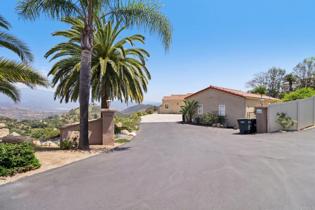 944 Rainbow Crest Rd