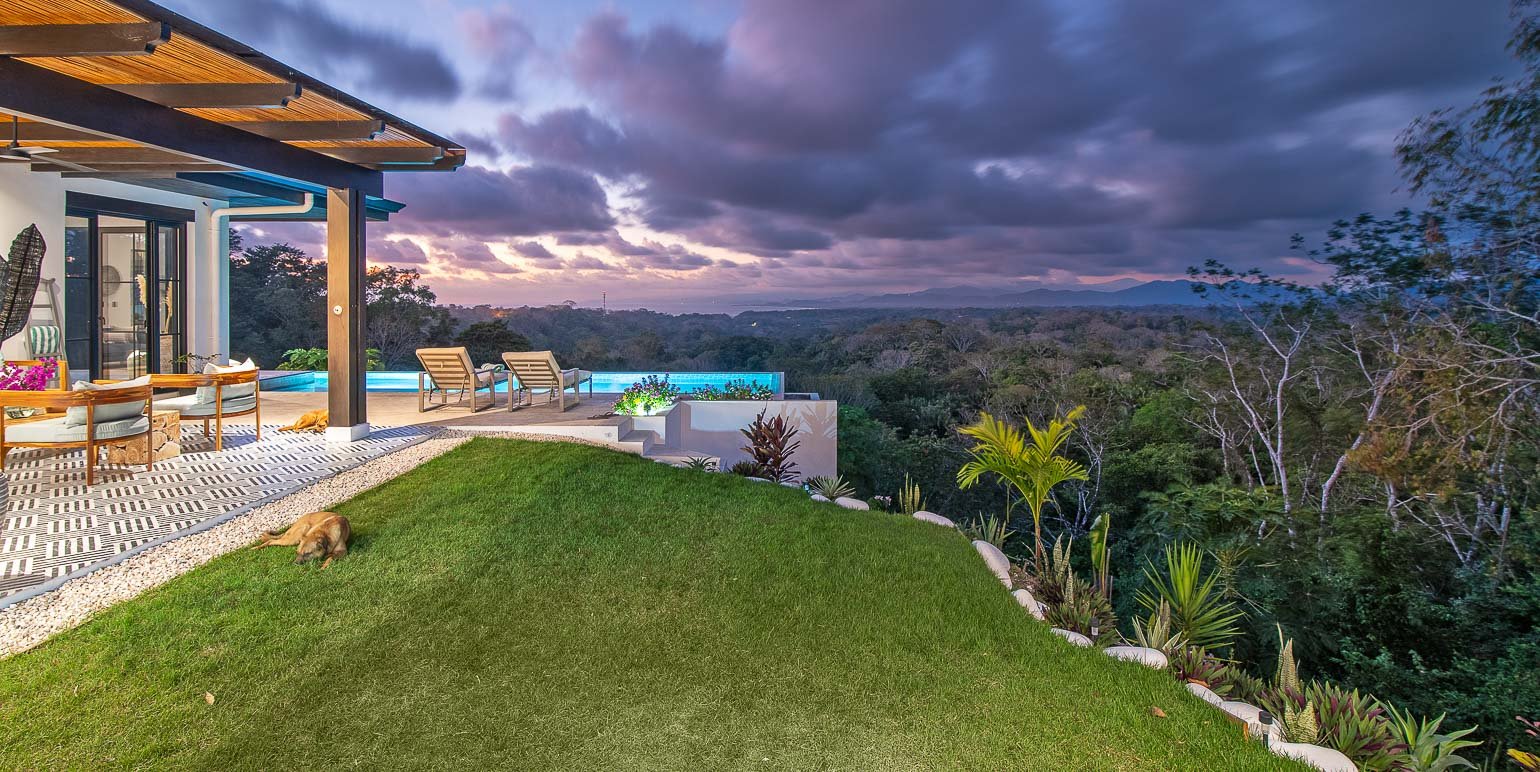 Villa Frangipani, Playa Hermosa, Santa Teresa , Cóbano (C. M. D.)