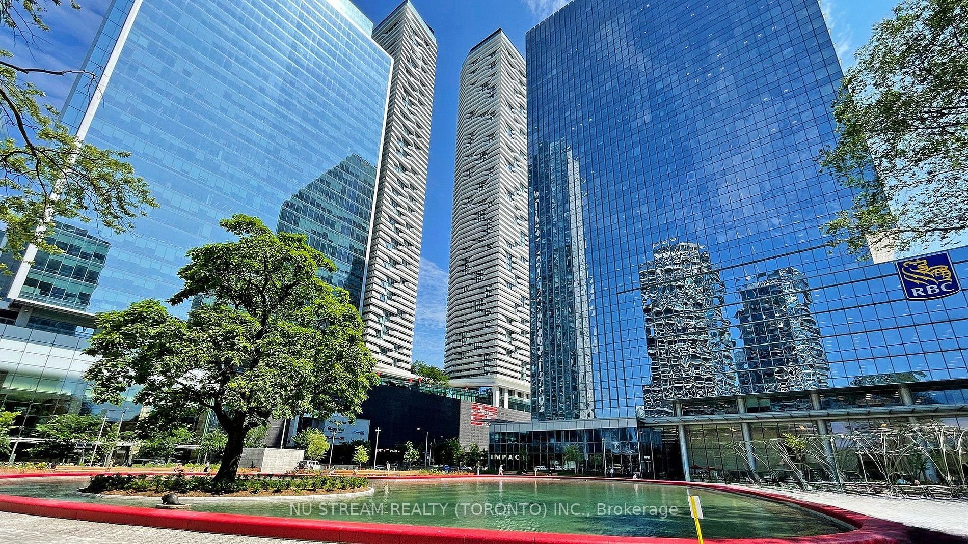 ICONIC LIVING AT 100 HARBOUR ST