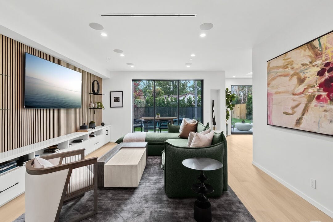 Castle Heights Pl, 90034