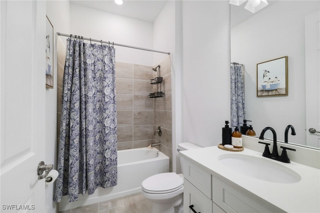 13761 Blue Bay Cir