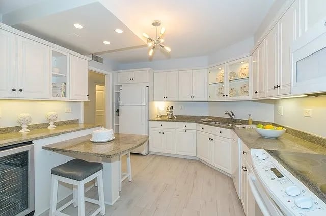 640 Winnetka Mews #205