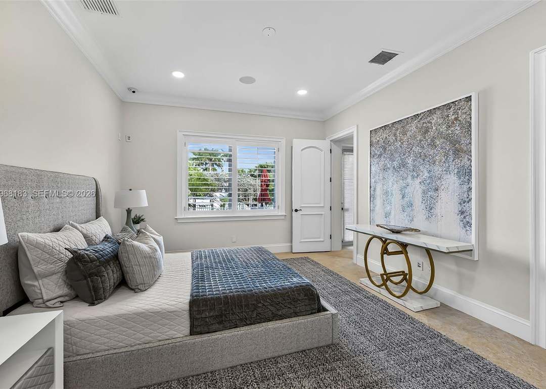 628 Coral Way