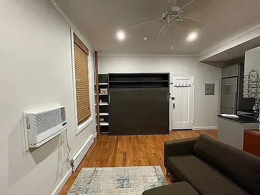 420 West 46th St #A1