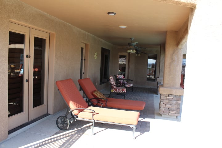 2562 Beverly Glen Dr. 
