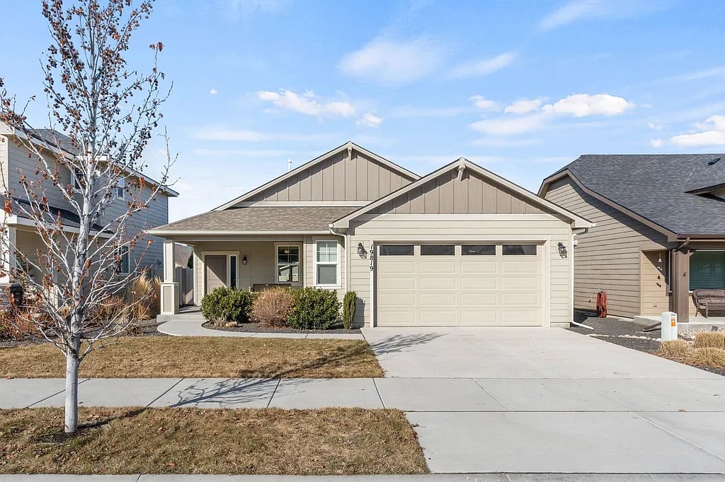 19819 E Snake River Rd