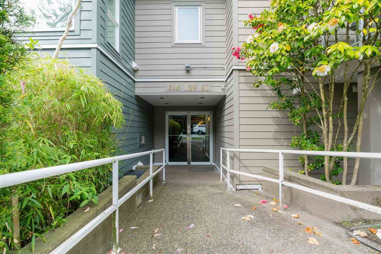 2815 Yew St, #101