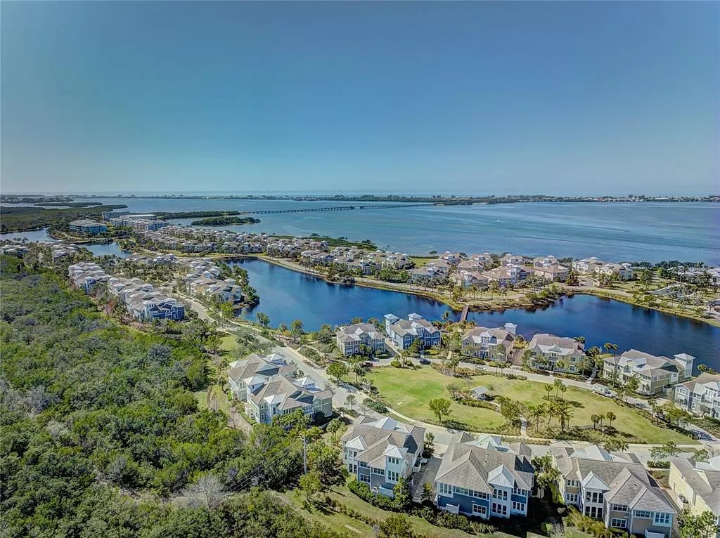 237 Sapphire Lake Dr UNIT 101