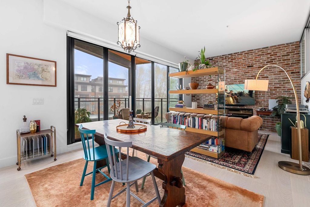 300 Salter St, #310