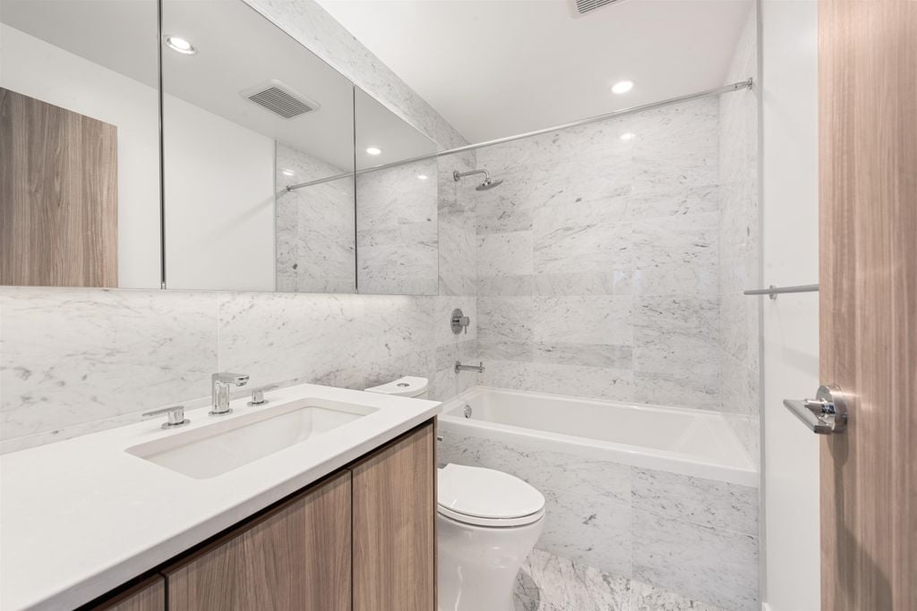 4720 Lougheed Hwy, #2411