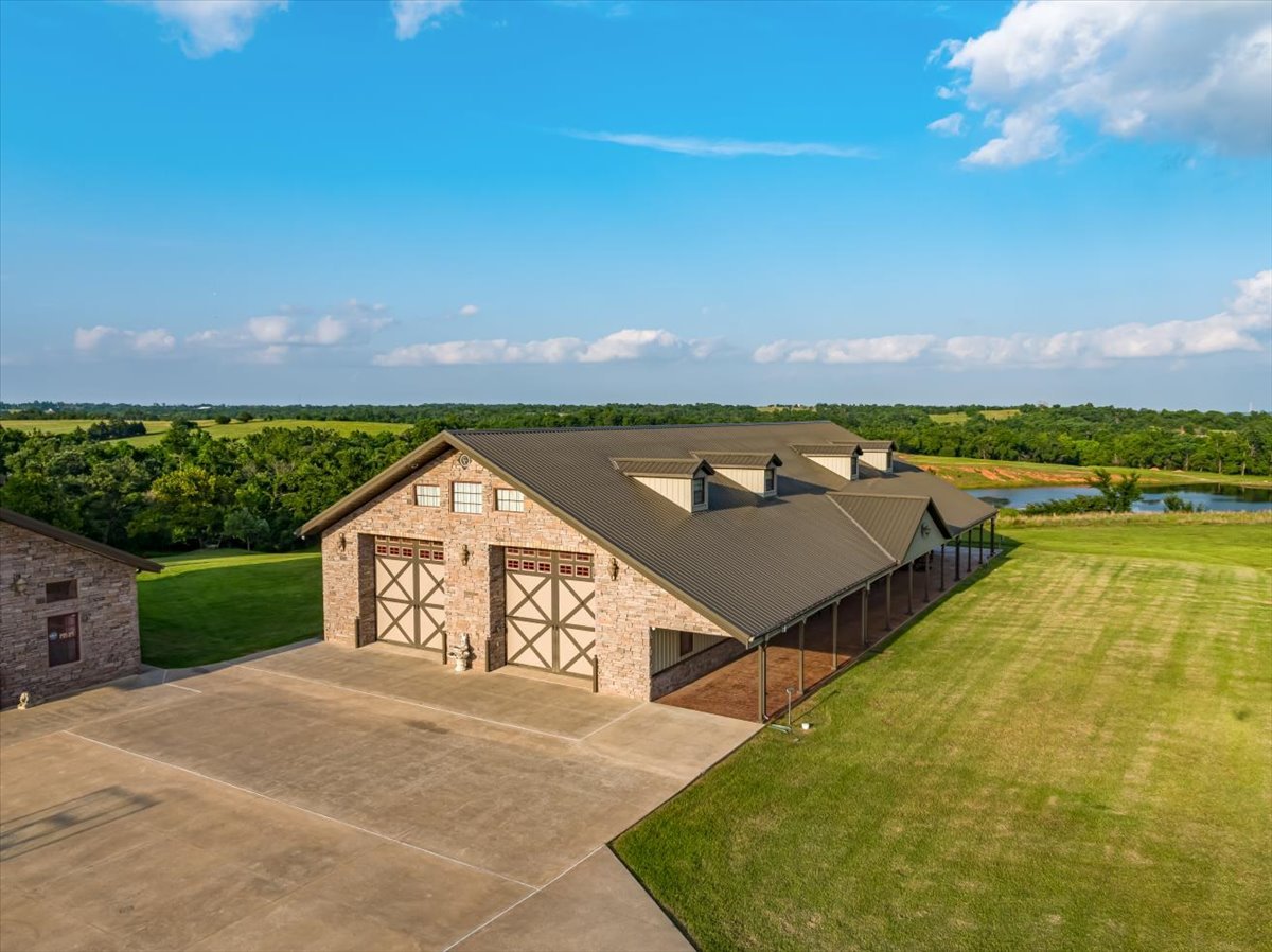 Casa Bella Estate – A Masterpiece of Luxury & Elegance in Mustang, Oklahoma - Wyatt Poindexter - The Agency 