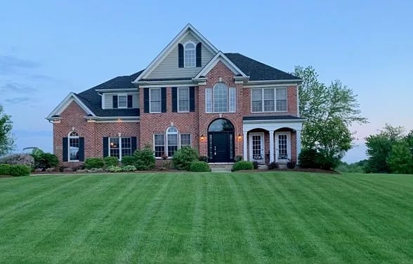 1701 Anthony LN