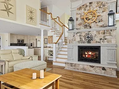 96 Waterside Dr