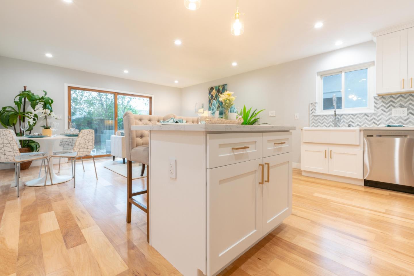 West Rincon Avenue, Campbell