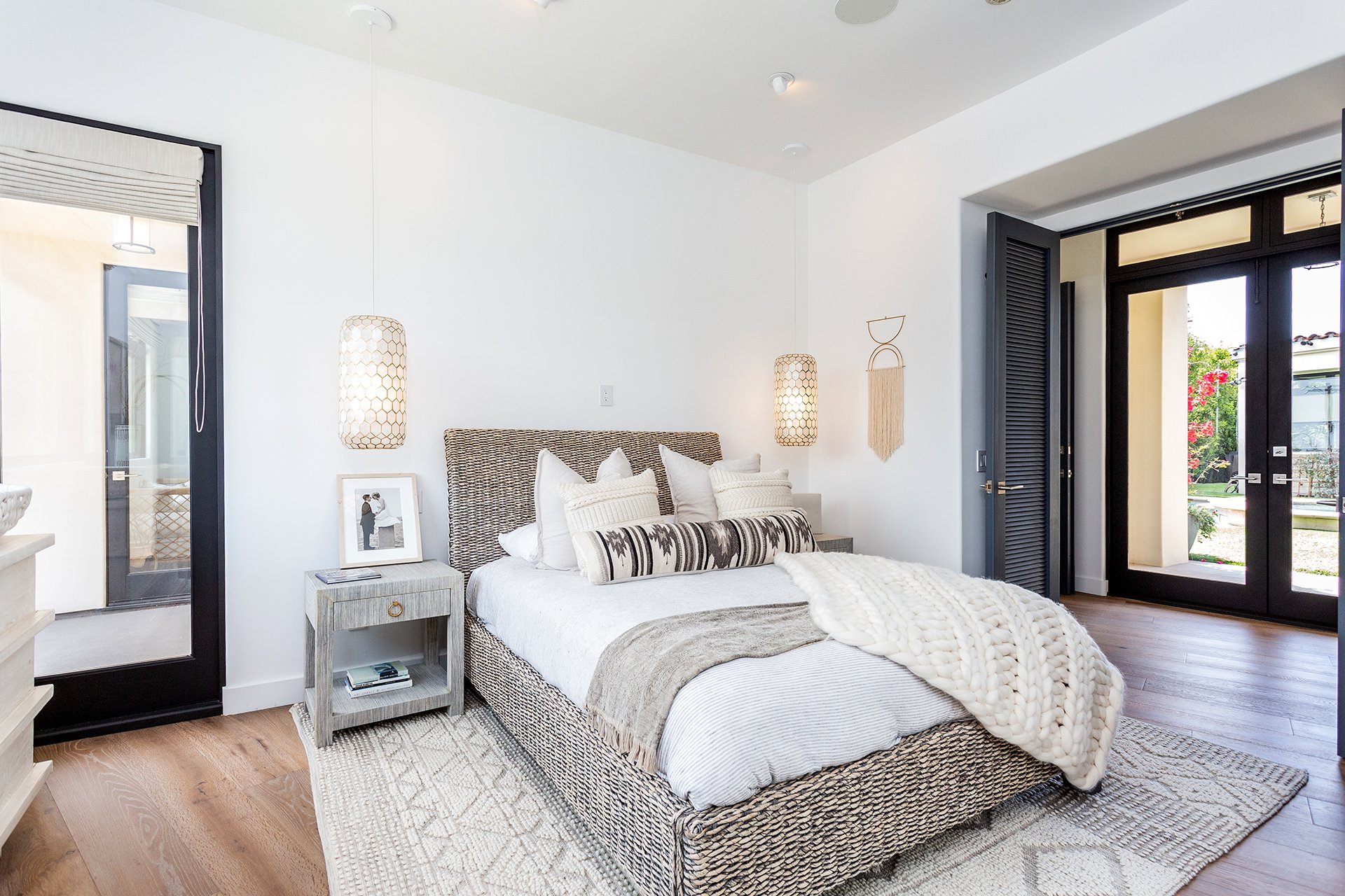 2943 Club Dr, Cheviot Hills