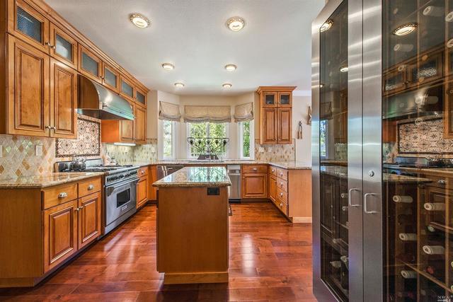 1826 MAIDEN LN
