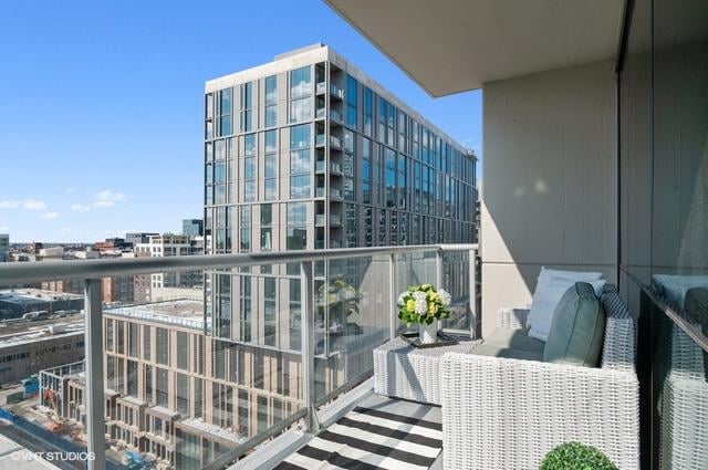 123 S Green St #1110B