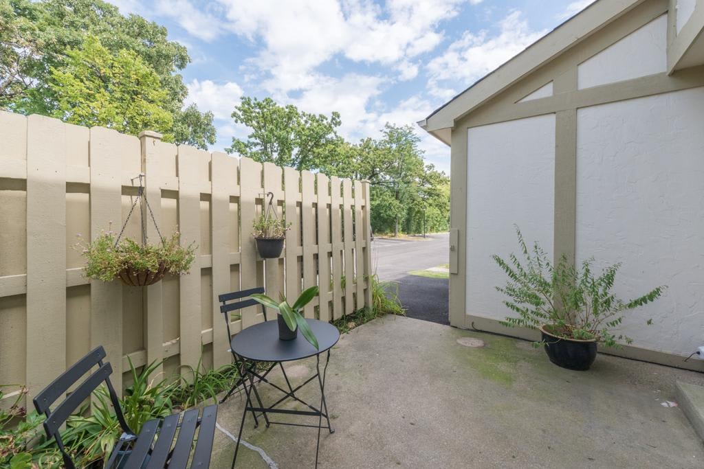 210 Queens Cove
