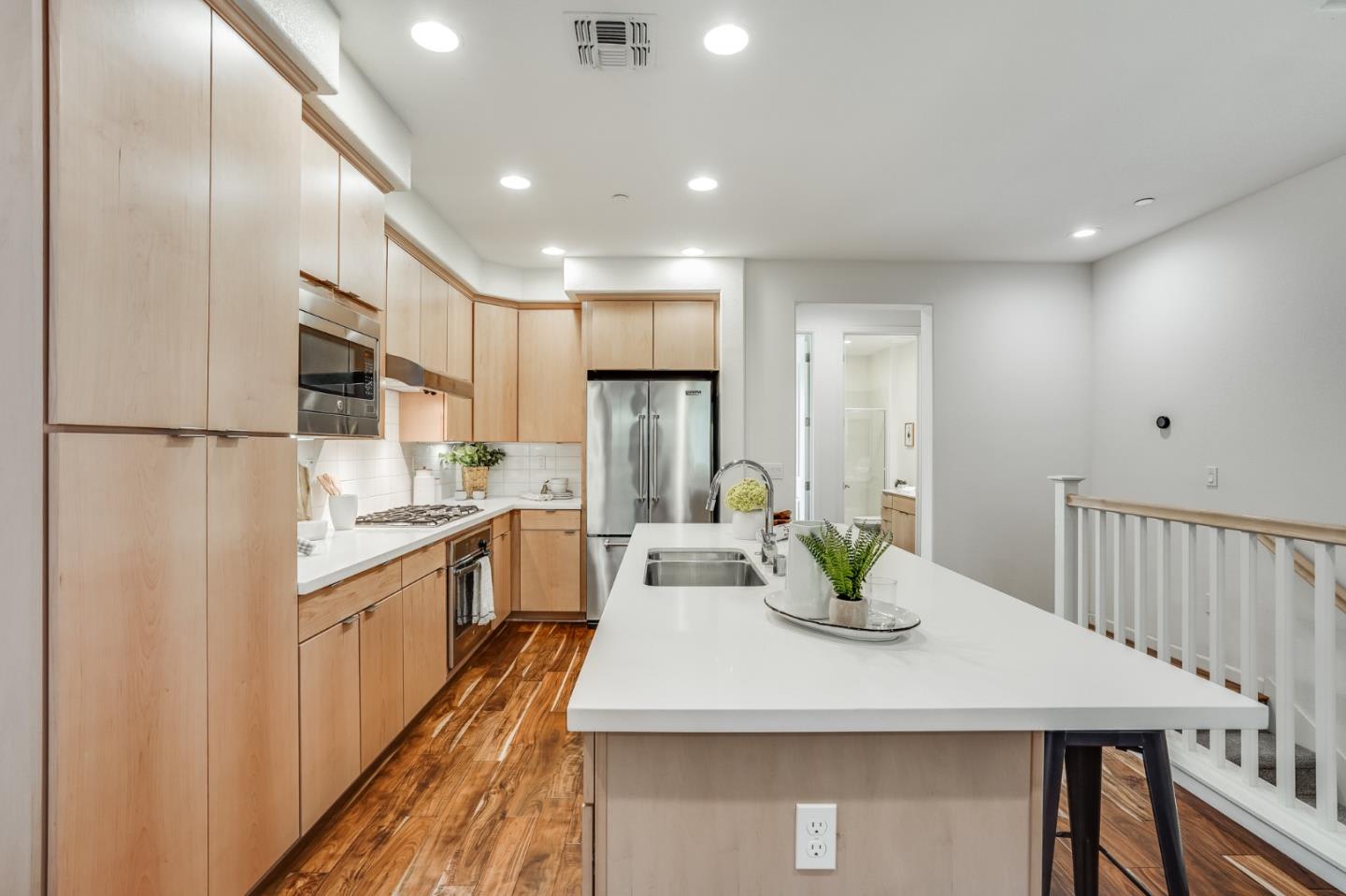 1655 Latitude Dr, #3