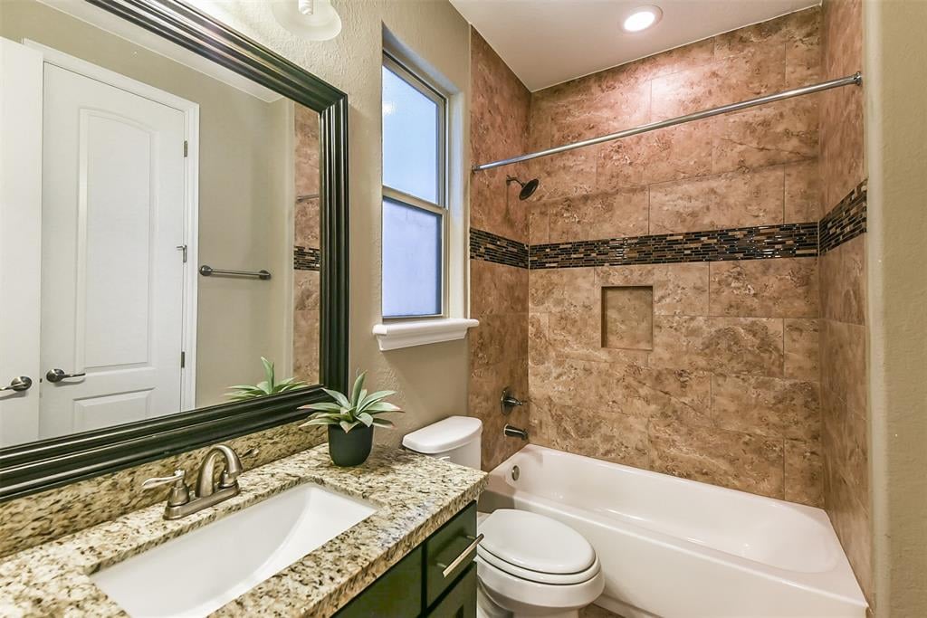1610 Knox Street Unit B
