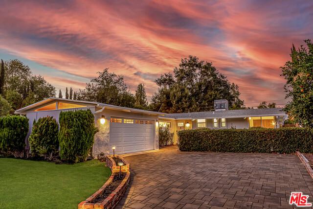 22835 Calabash St, Woodland Hills, CA