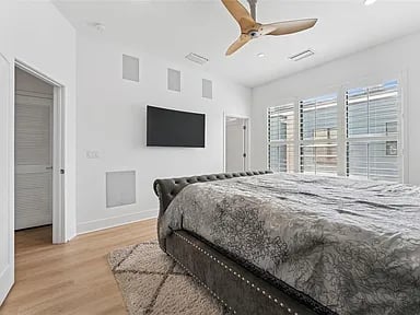 4810 W McElroy Ave #5