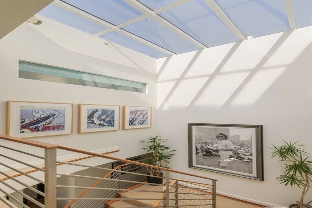 Aria Manor, Sunset Plaza Dr, 90069