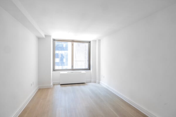 MIDTOWN/ No Fee/ No Security Deposit
