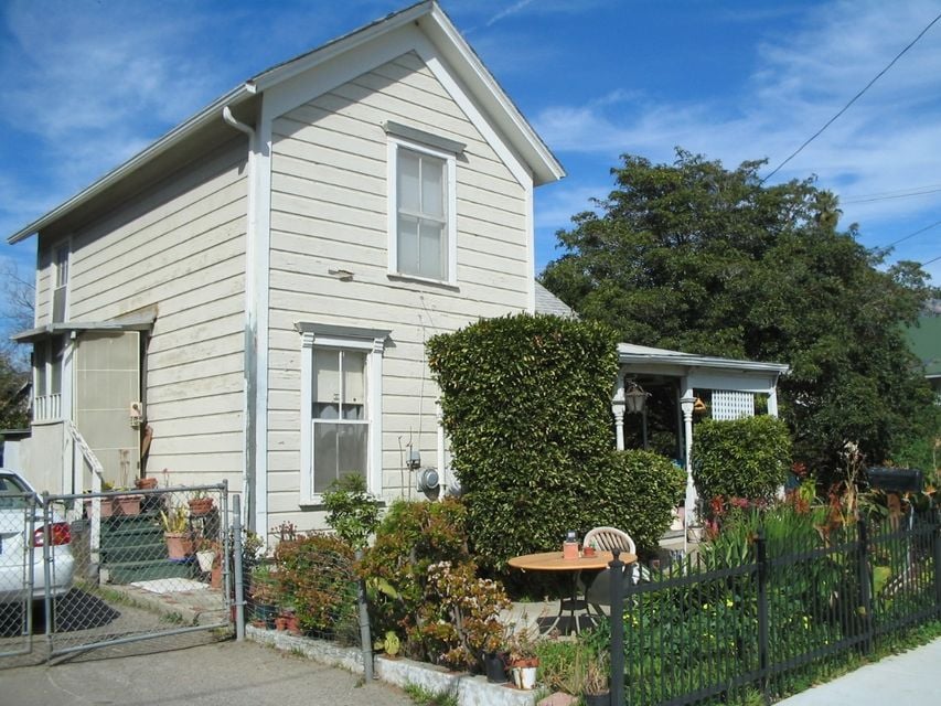 314 W Ortega St