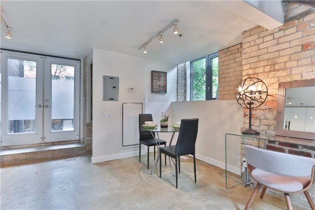 363 Sorauren Ave #104