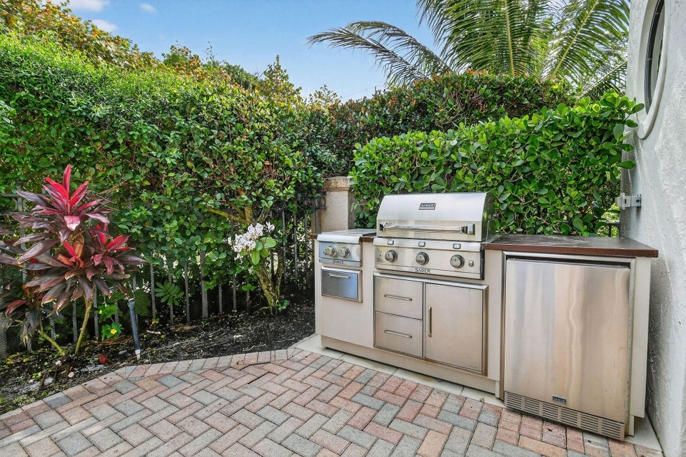 302 Alicante Drive