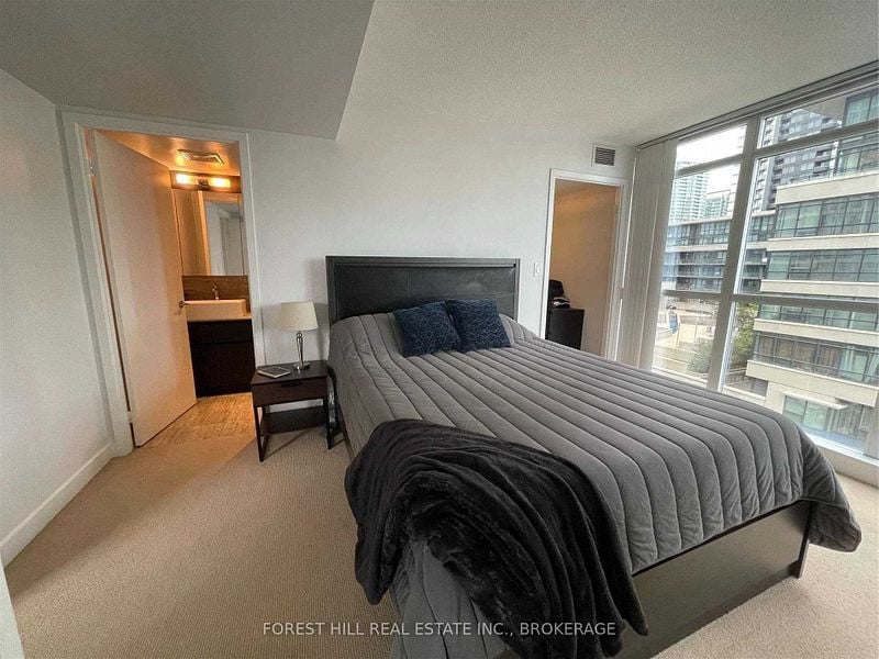 10 Capreol Court 605