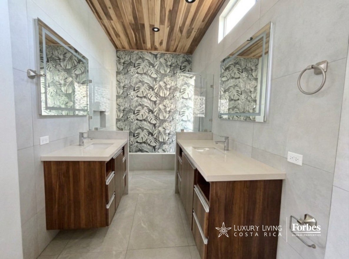 21578 - Contemporary residence with pool and jacuzzi in a gated community, Atenas