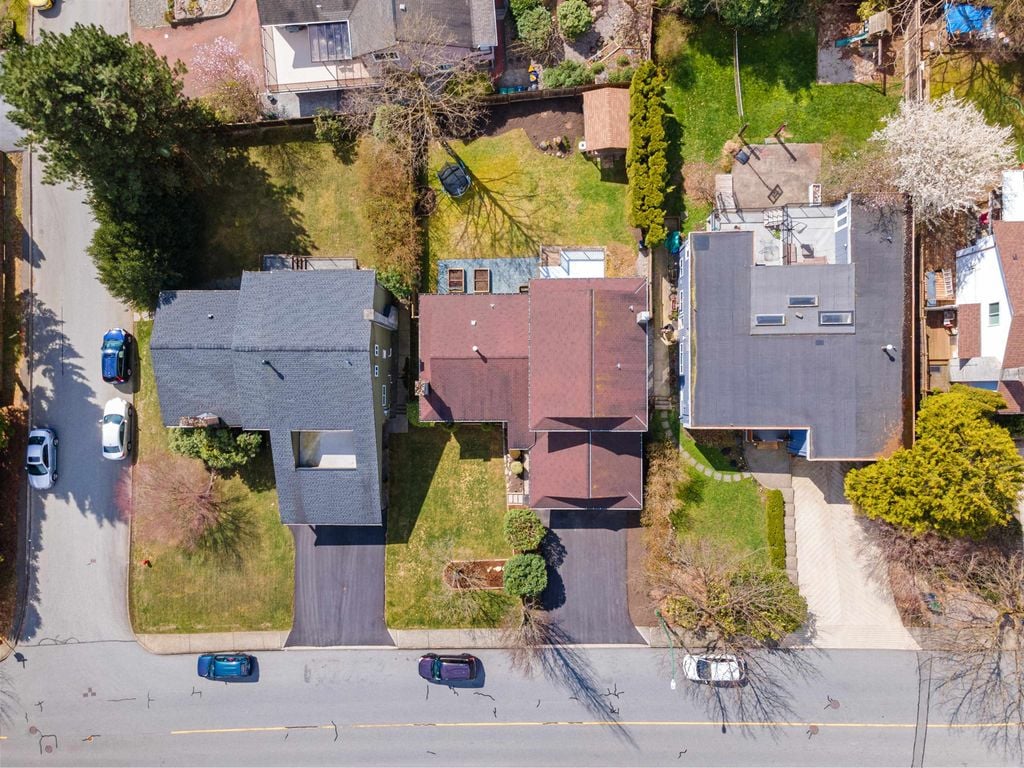 2329 Kirkstone Rd