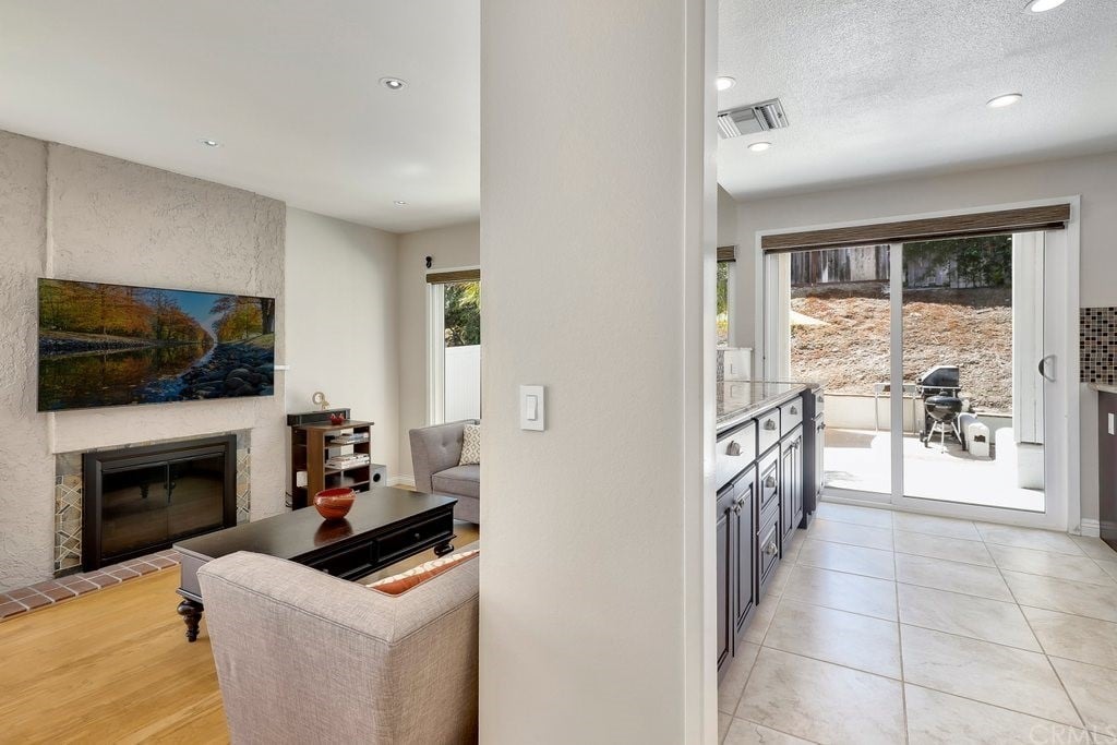 22242 Pewter Ln